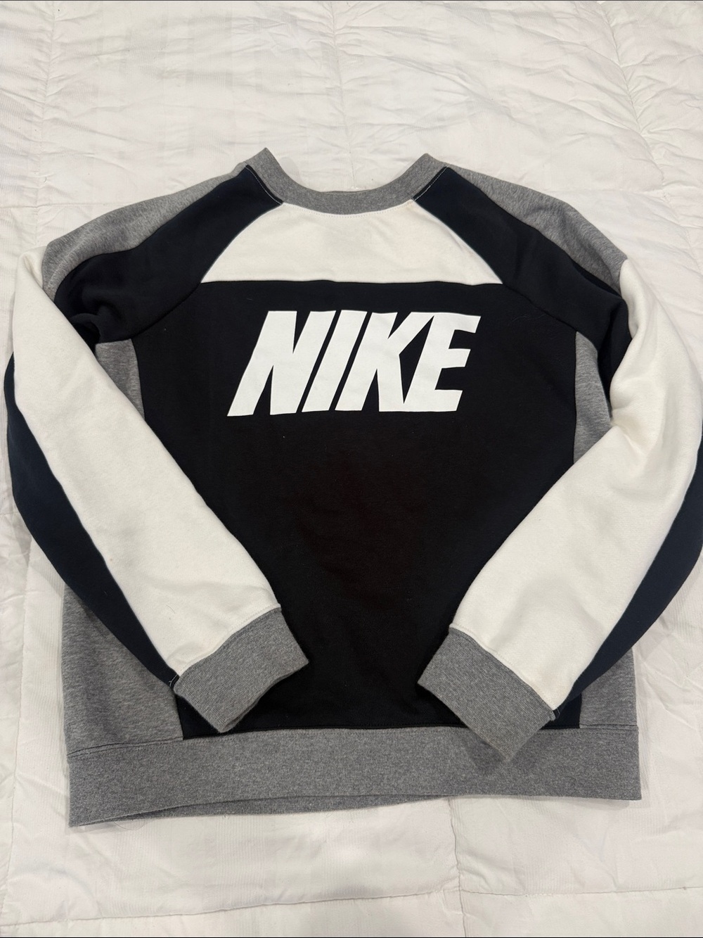 Nike Men’s Black, White & Gray Crewneck Sweatshirt